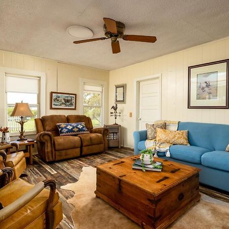 Stay On A 350-Acre Cattle Ranch! Brazos River! Tubing! Petting Zoo! Weatherford Dış mekan fotoğraf