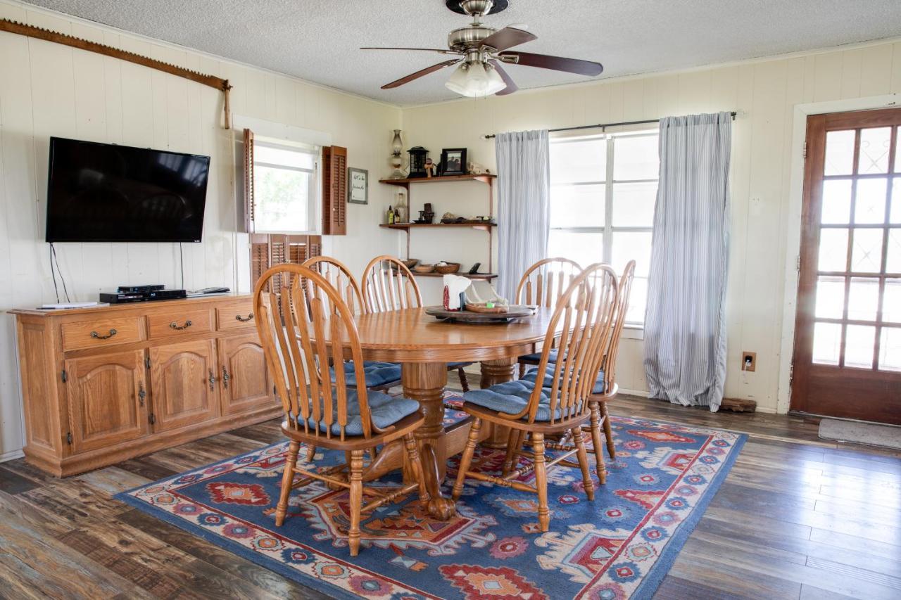 Stay On A 350-Acre Cattle Ranch! Brazos River! Tubing! Petting Zoo! Weatherford Dış mekan fotoğraf