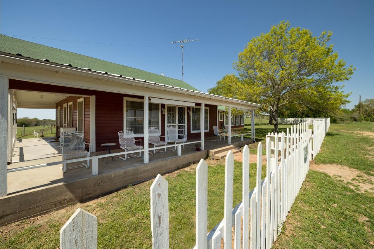 Stay On A 350-Acre Cattle Ranch! Brazos River! Tubing! Petting Zoo! Weatherford Dış mekan fotoğraf