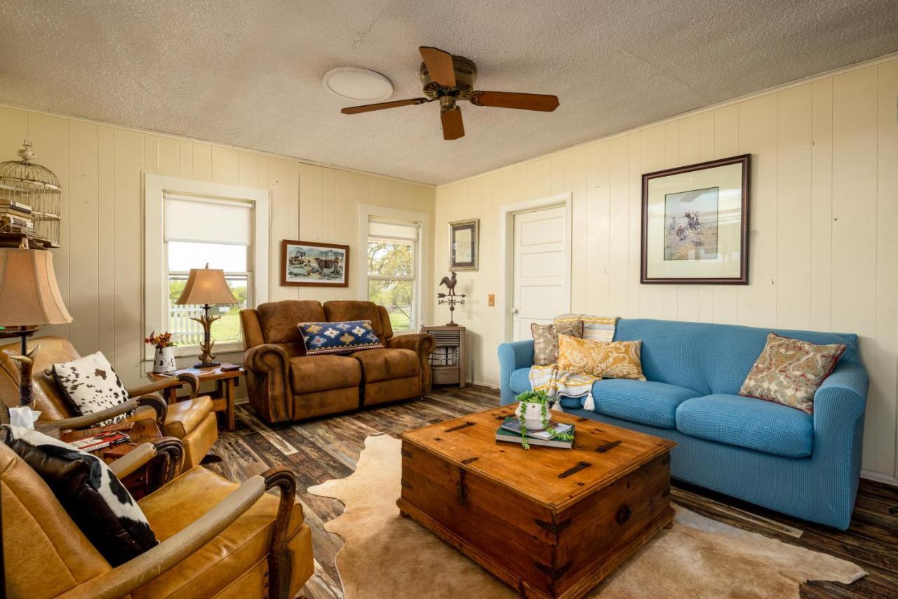 Stay On A 350-Acre Cattle Ranch! Brazos River! Tubing! Petting Zoo! Weatherford Dış mekan fotoğraf