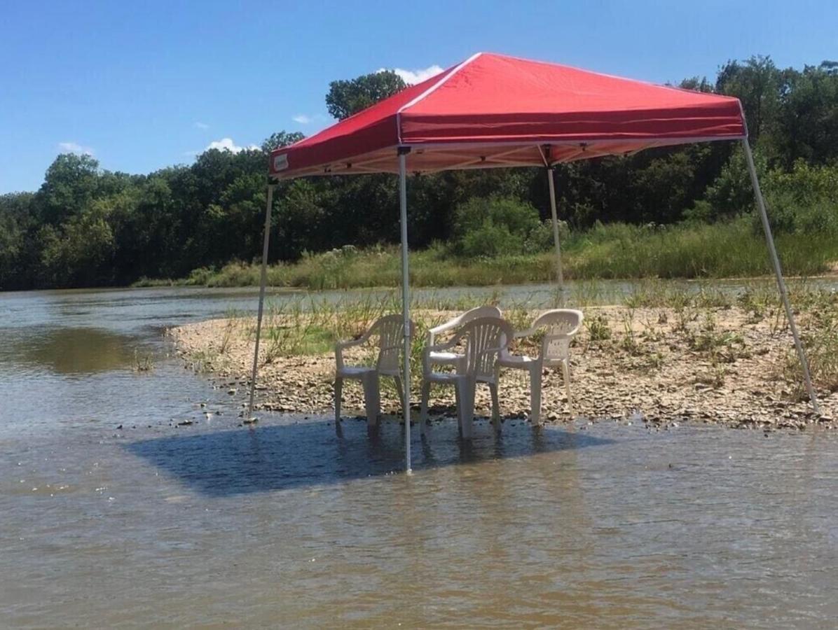 Stay On A 350-Acre Cattle Ranch! Brazos River! Tubing! Petting Zoo! Weatherford Dış mekan fotoğraf